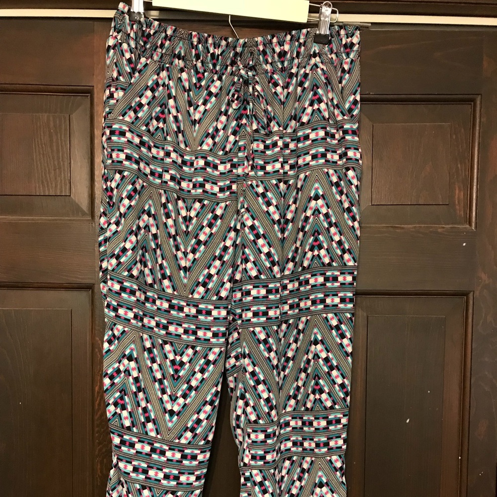 Pattern loose fit pants