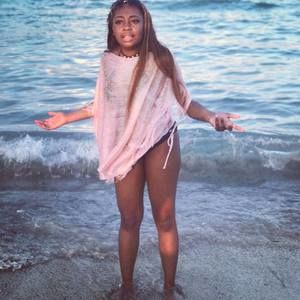 Meet your Posher, Desiree