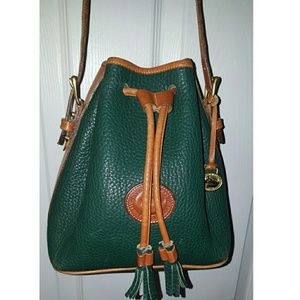*FINAL SALE*Dooney and Bourke Bucket Bag