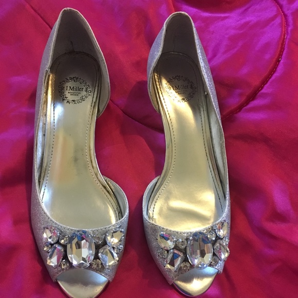 Beautiful Homecoming/Prom Shoes💛 - Picture 1 of 4