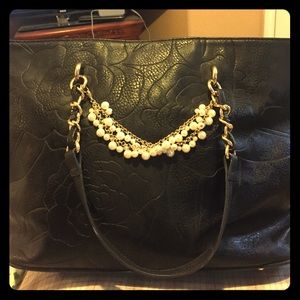 Black rose detail tote