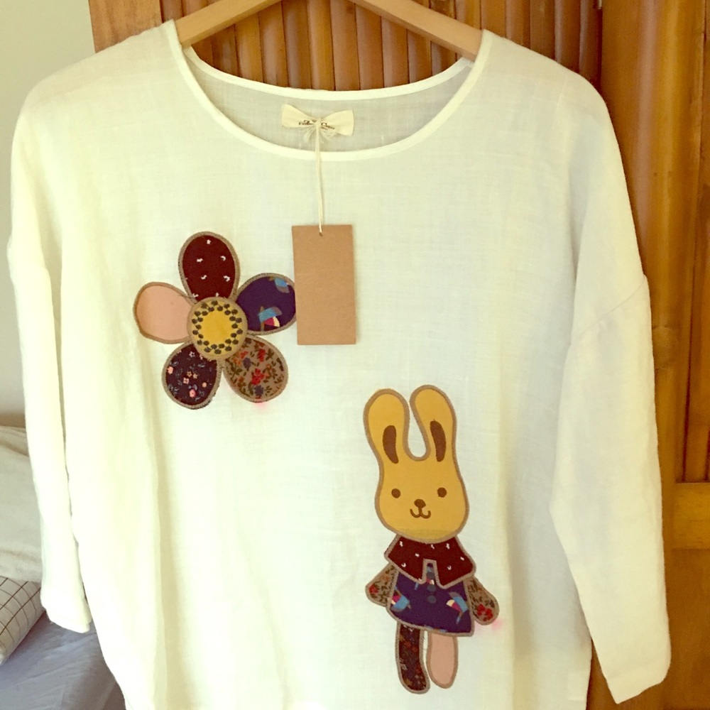 Casual top, new never been wear.