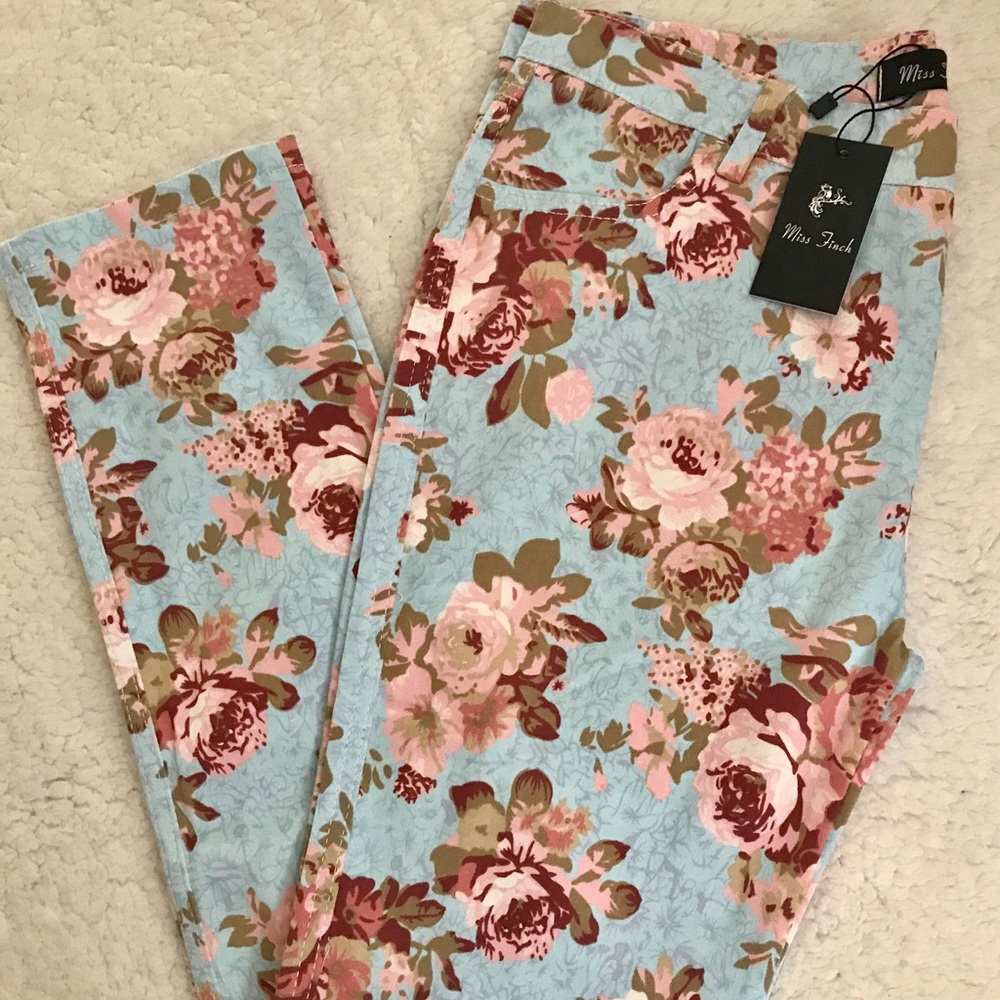 Miss Finch Lightweight Jeans Size L/30 NWT.