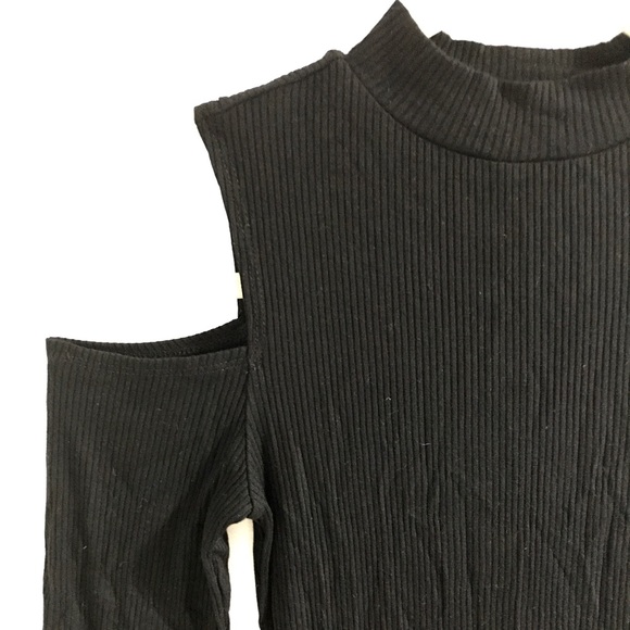 Black Midi Dress with cutout shoulders - Picture 2 of 3