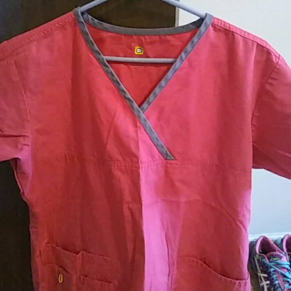 Winks scrub set