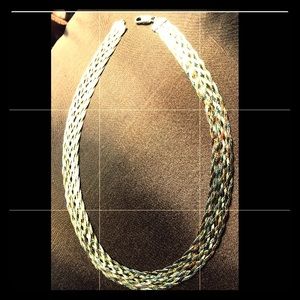 Lovely tricolor woven 18" necklace, made in Italy