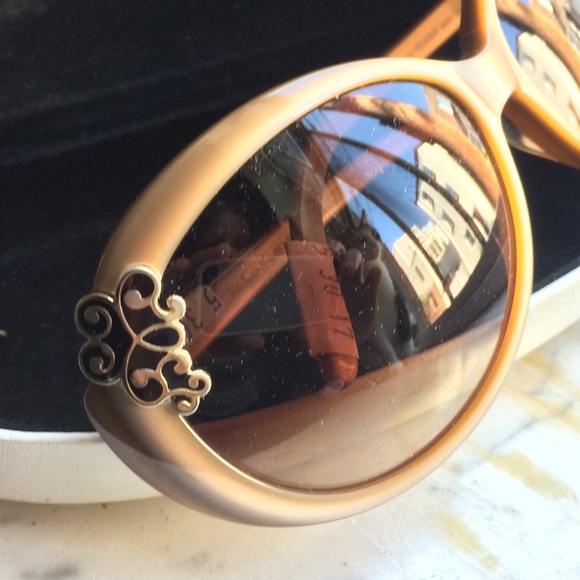 Yves Saint Laurent Sunglasses (Women\'s)