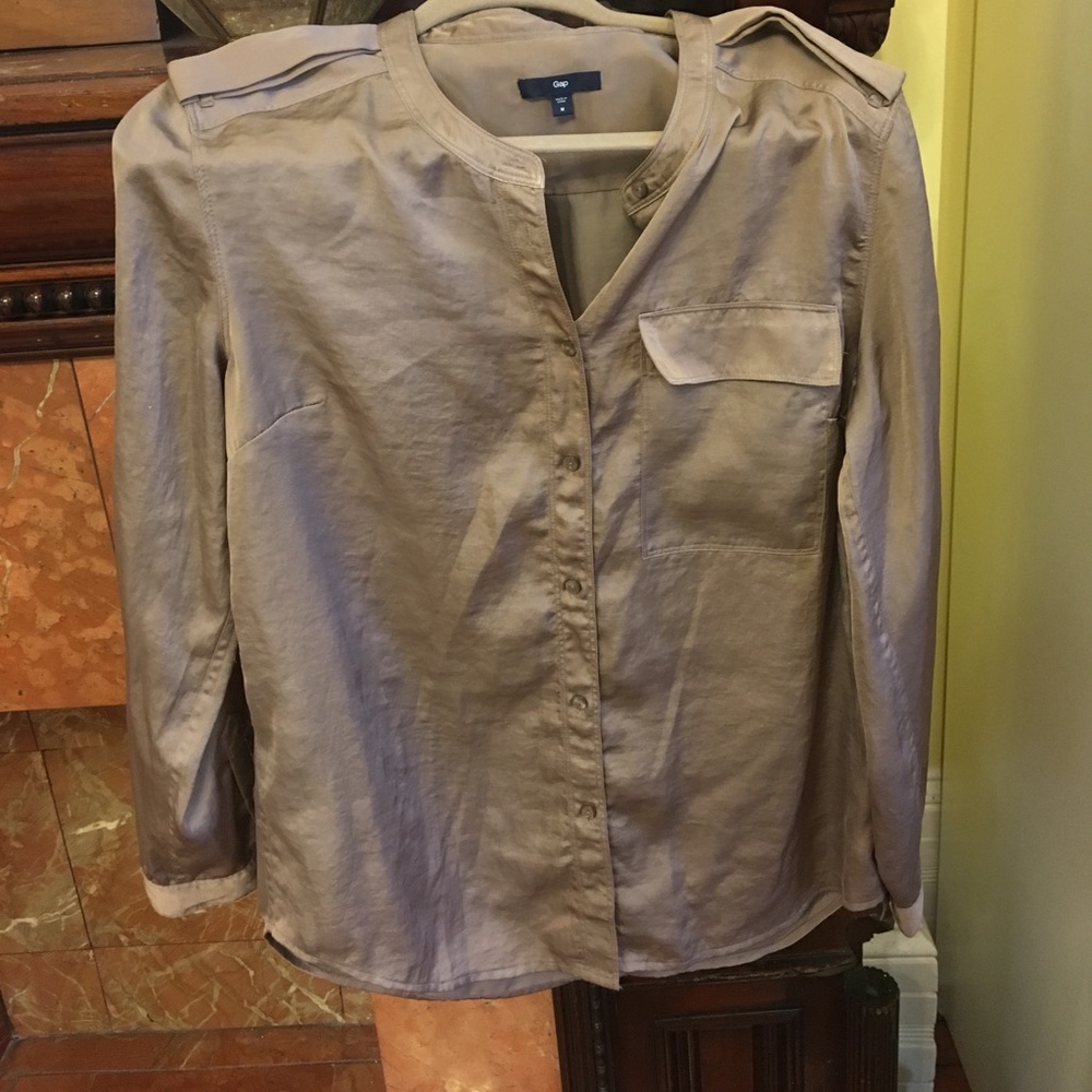 Gap silk button up
