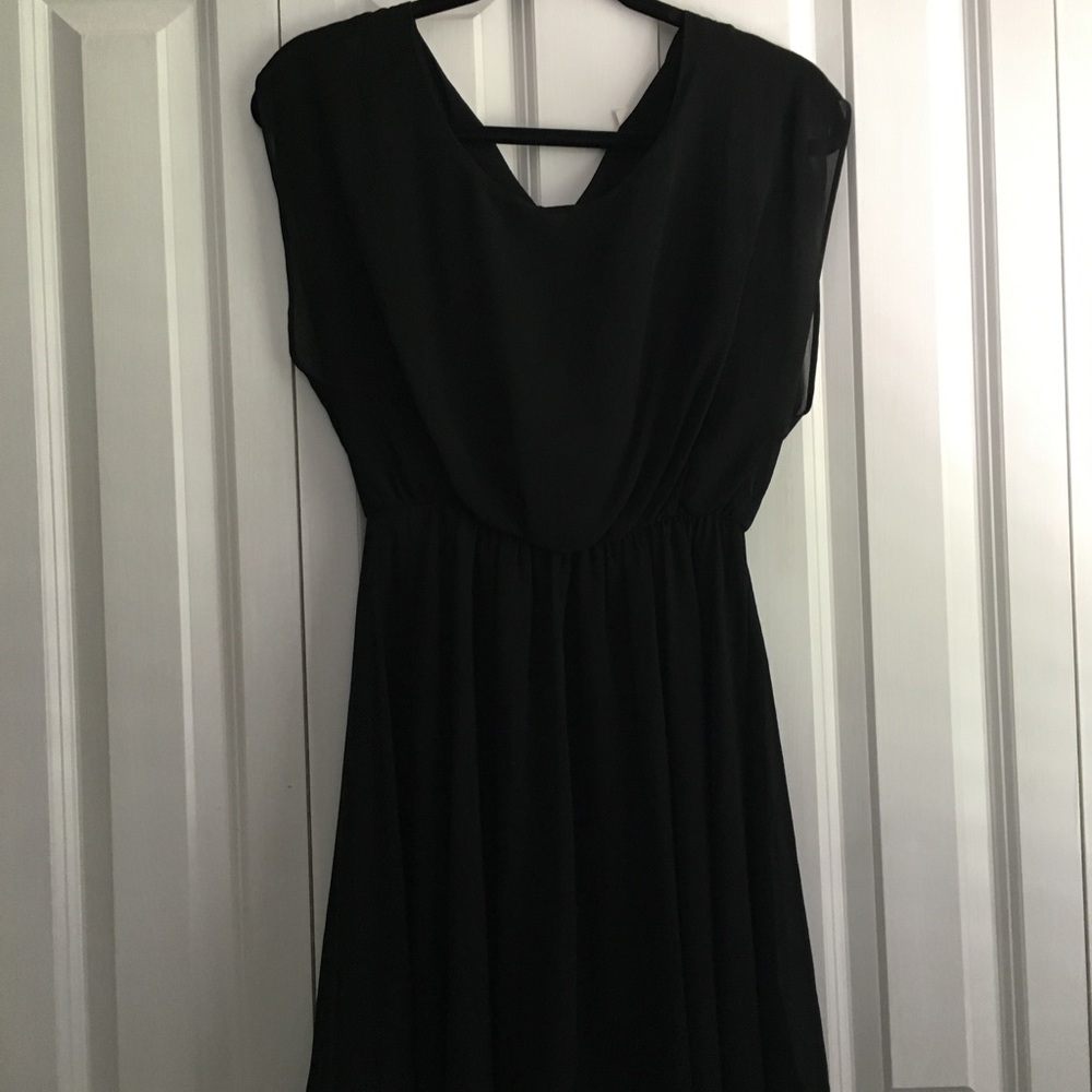 Super cute flowy black dress