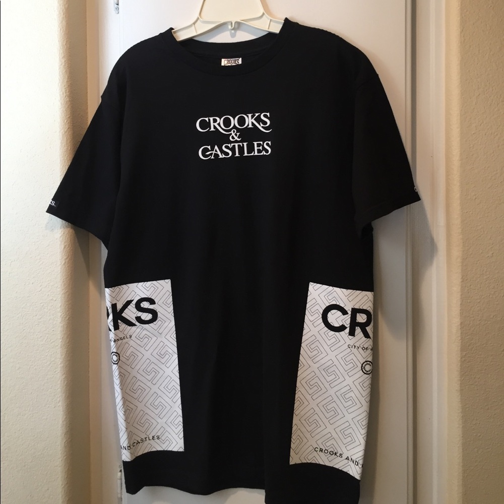 NWOT CROOKS AND CASTLES MENS DRESSY T-SHIRT