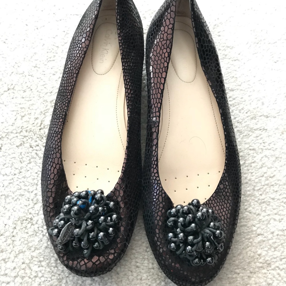 Calvin Klein size 7 flat shoes