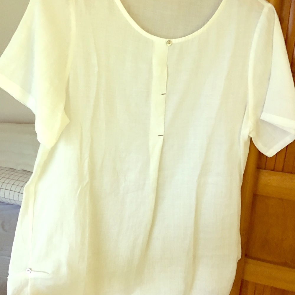 Casual top, new