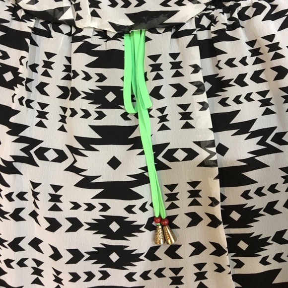 SALE🛎BOUTIQUE BLACK WHITE AZTEC DRESS NEON GREEN - Picture 4 of 5