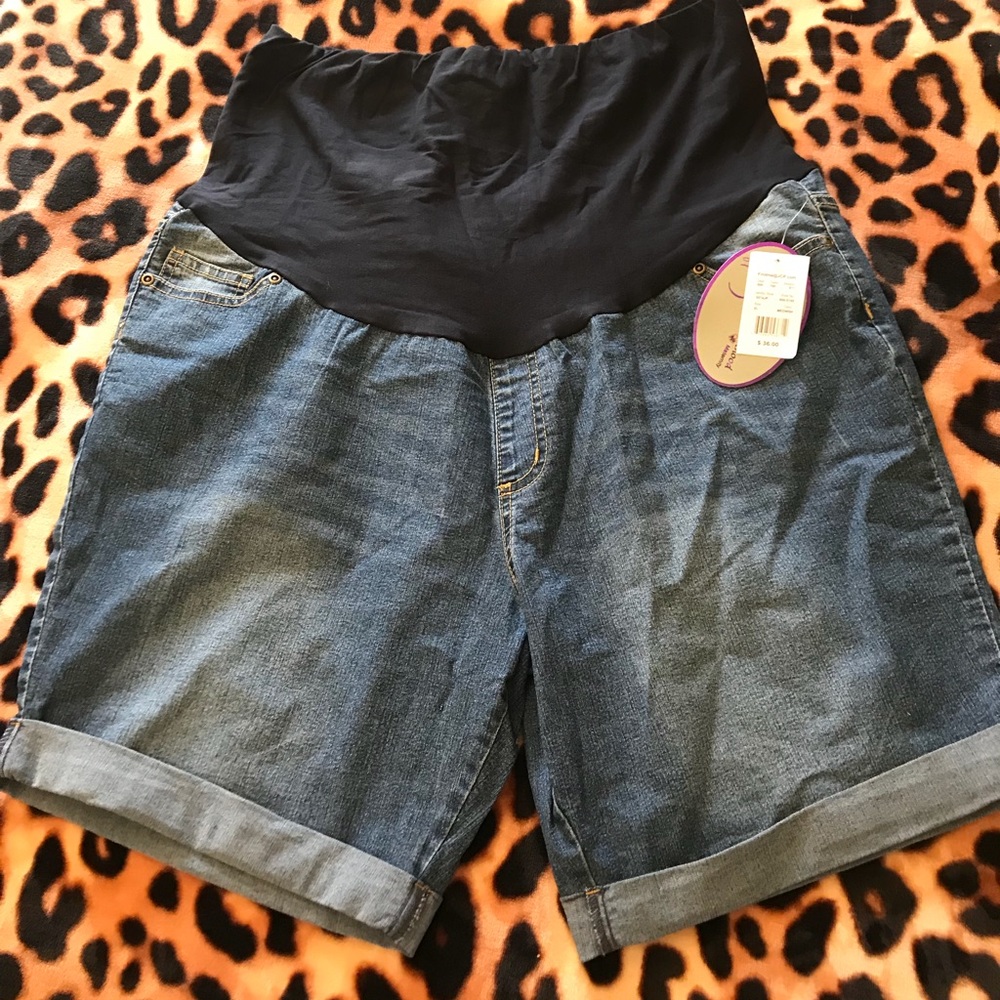 Maternity Bermuda shorts