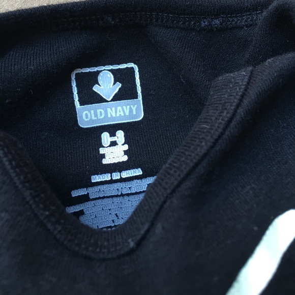 OLD BAVY GLOW DARK ONESIE 0-3M - Picture 5 of 5