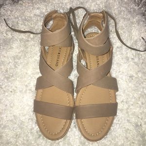 Unworn Lucky Brand Sandals