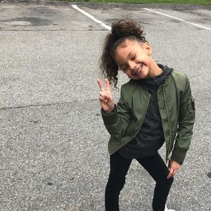 Meet your Posher, Breeana