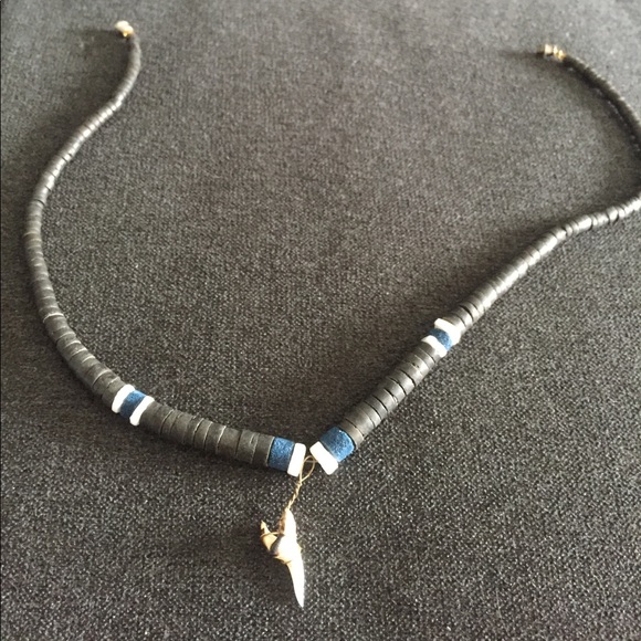 Real Shark Tooth Necklace - Twist Clasp NEW - Picture 2 of 4