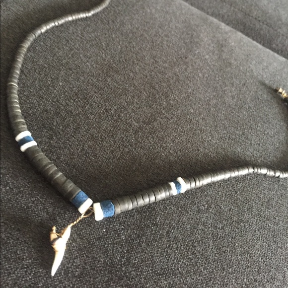 Real Shark Tooth Necklace - Twist Clasp NEW - Picture 3 of 4