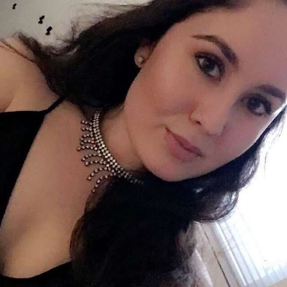 Meet your Posher, Yesenia - Picture 1 of 1