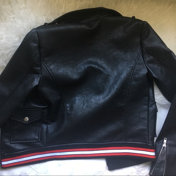 Romeo + Juliet Couture  faux leather jacket - Picture 6 of 7