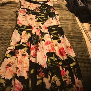 Floral sleeveless dress