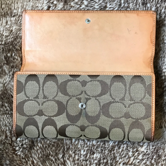 Coach Wallet - Picture 4 of 4