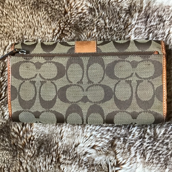 Coach Wallet - Picture 2 of 4