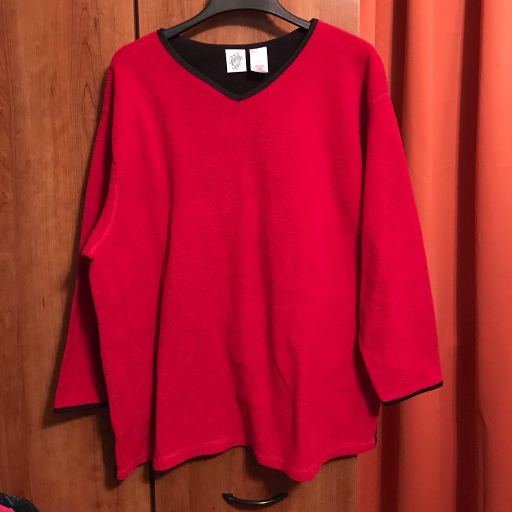 Just my size 22/24 fleece top red lined in black
