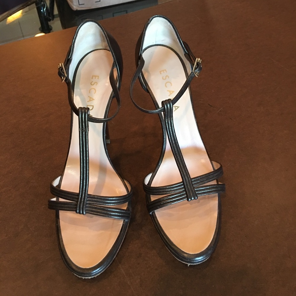 Escada heels in pewter