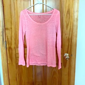 American Eagle pink long sleeve tee.