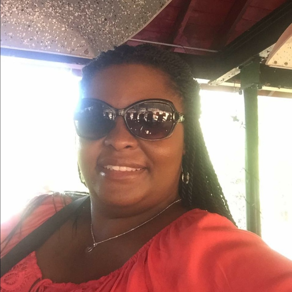 Meet your Posher, Shaquera