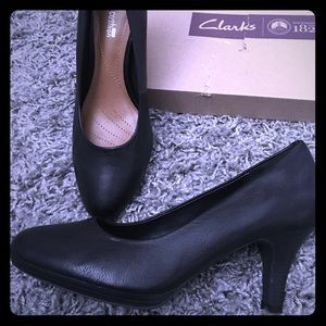 Clarks Brenna Maple black leather heels