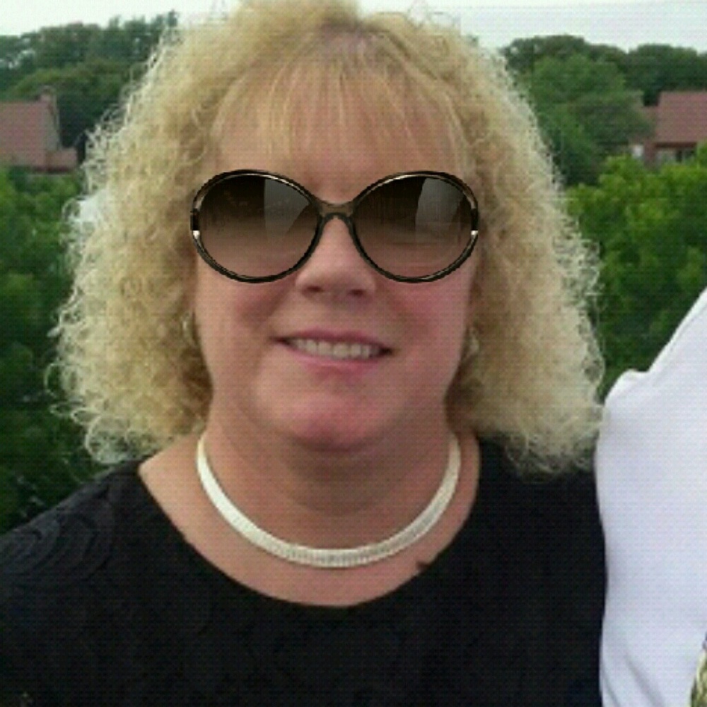 Meet your Posher, Maura