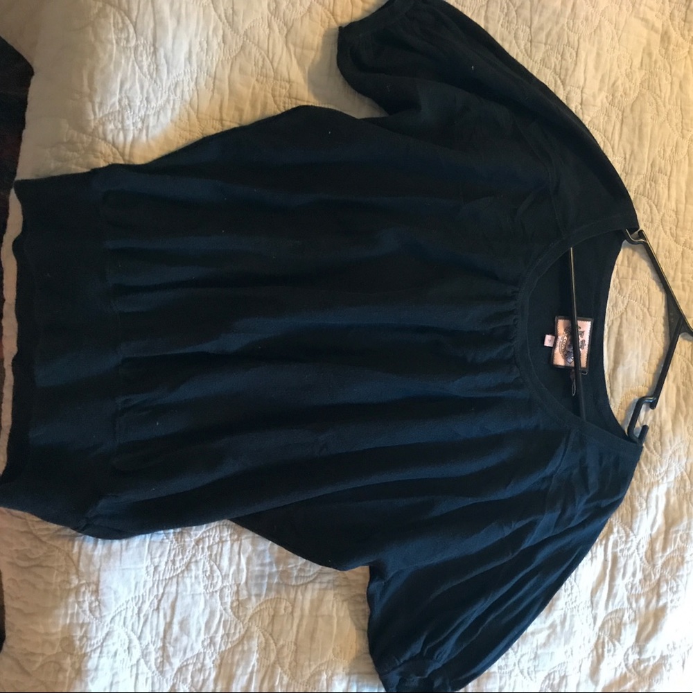 Juice Couture shirt. Size small.