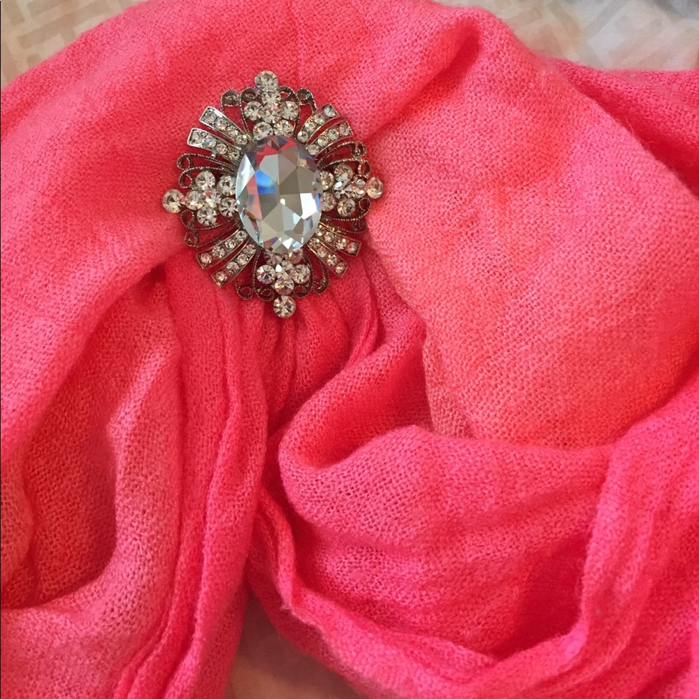Brooch with stones