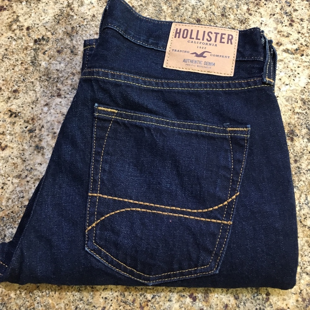 Hollister dark denim Classic Straight 29x32