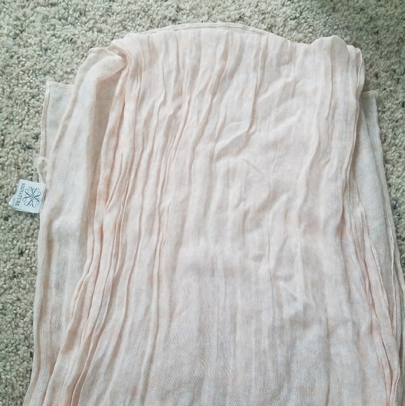 Signature scarf - Picture 3 of 3