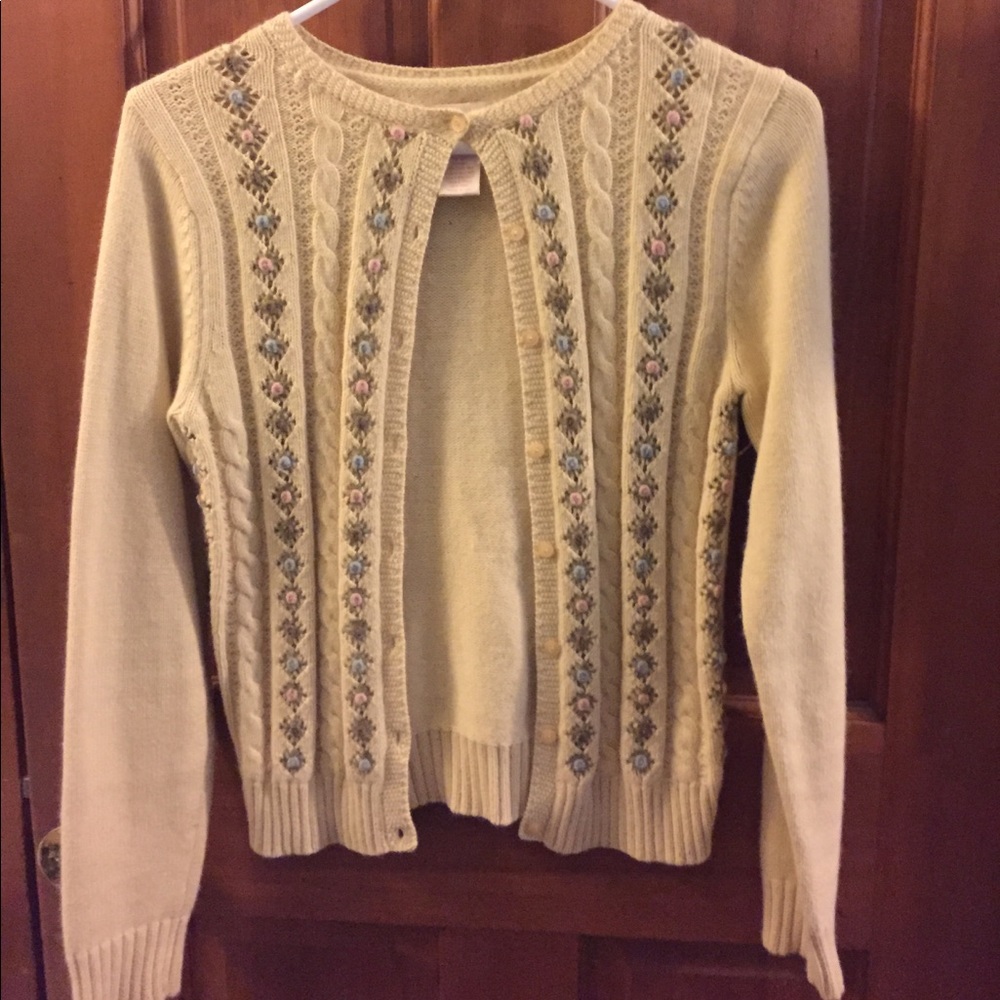 Cardigan made with angora