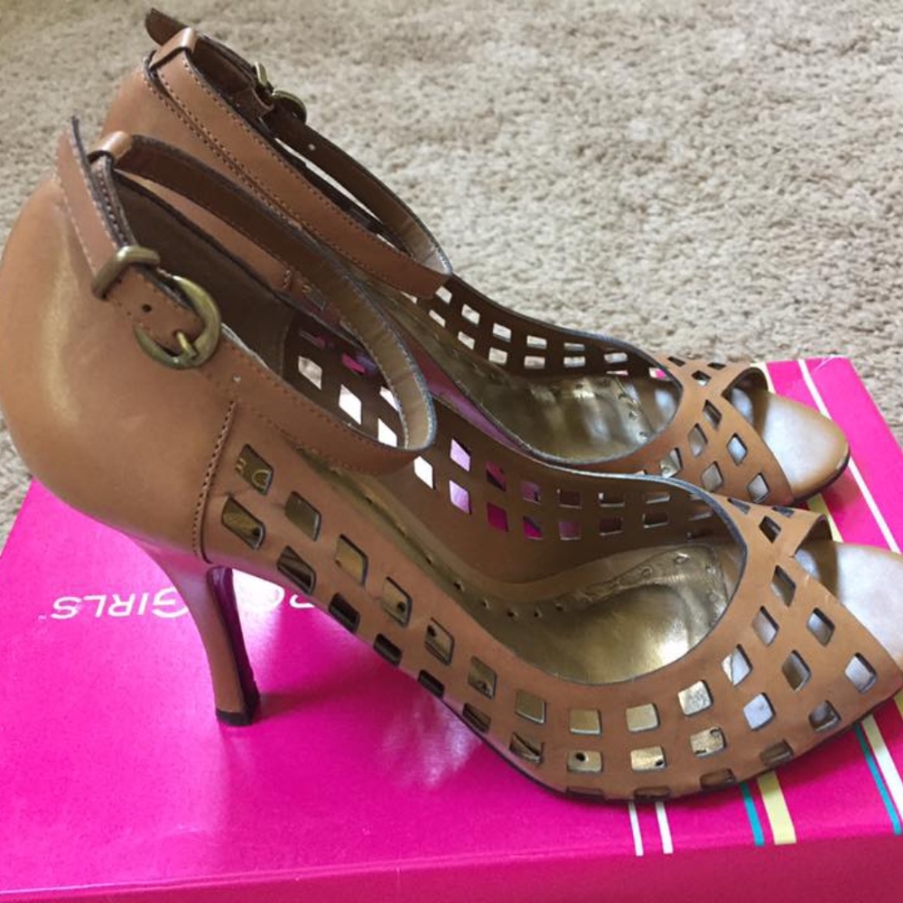 BCBGirls Size 7.5 Peep Toe Heels