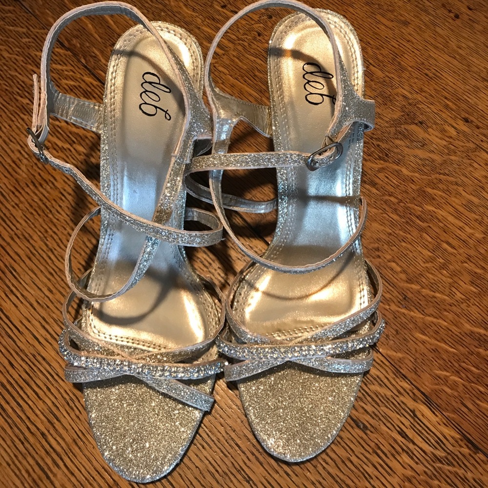 Deb size 9 strappy heel