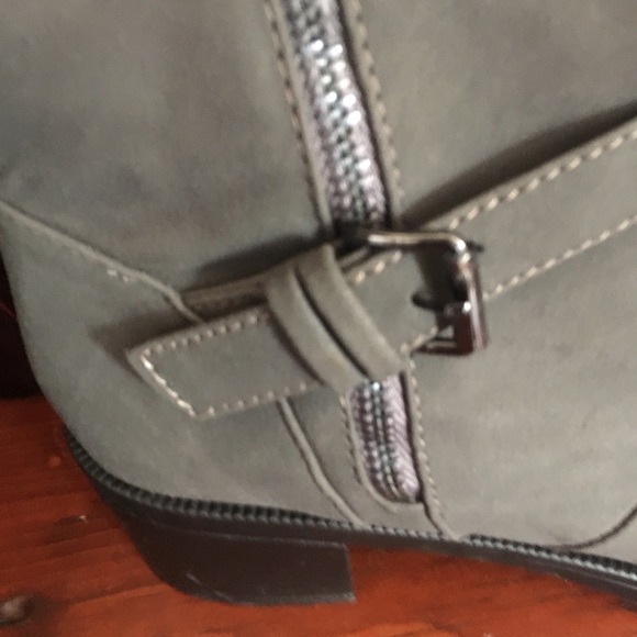Gray zip up boots - Picture 2 of 3