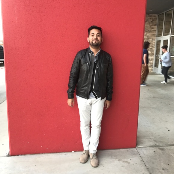 Meet your Posher, Juan Enrique Velázquez - Picture 5 of 9