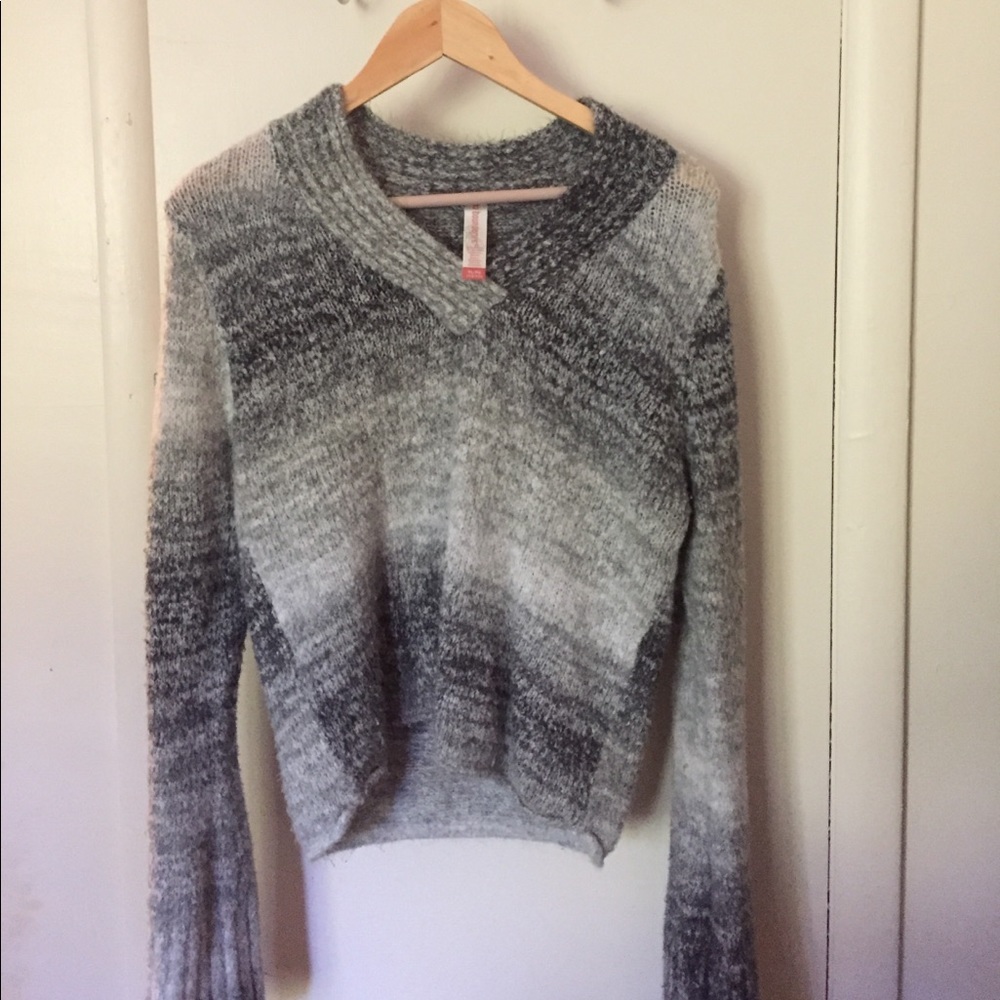 No Boundaries sweater shirt