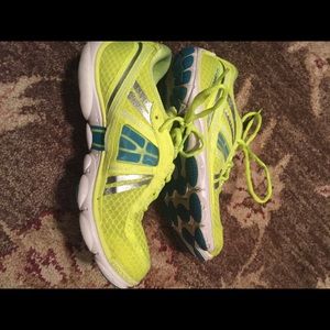 Brooks Pure Connect 3 running shoes