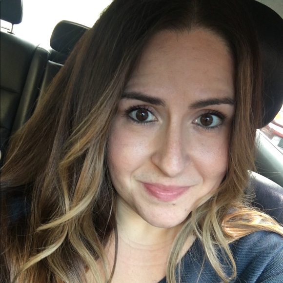 Meet your Posher, Jessica - Picture 1 of 1