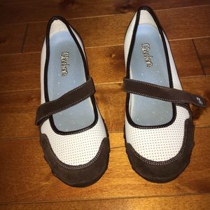NWOT Skechers Fashion Sneakers Size 6.5