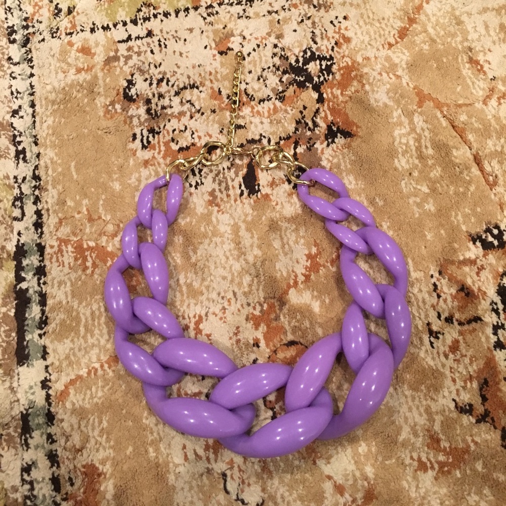 Chainlink necklace.