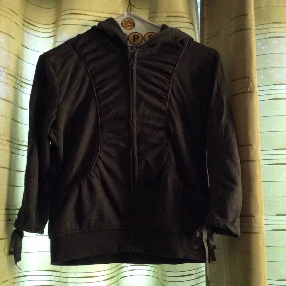 3/4 sweater hoodie