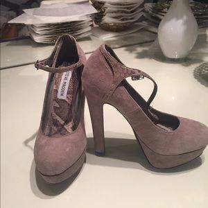 Steve Madden SUEDE leather platform heels 5.5